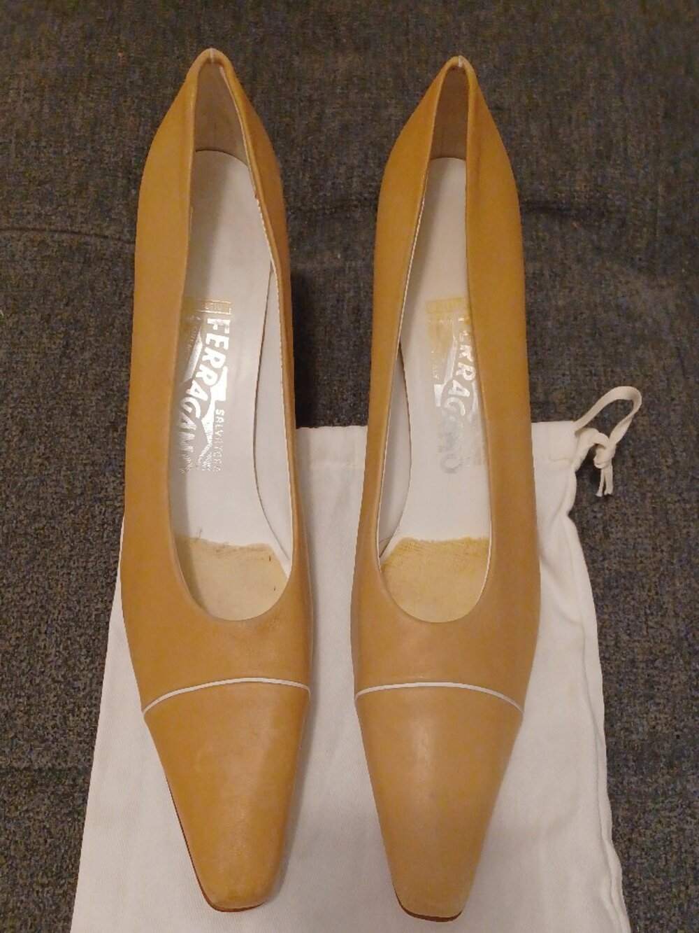 ***BLOW OUT SALE****Salvatore Ferragamo Cap Toe Heels Shoes